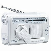 ラジオも電灯も充電もこれ1台で完璧！SONY 防災用 手回し充電 FM/AMポータブルラジオ ICF-B02